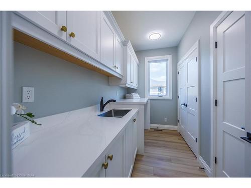 51 Mcintosh Drive, Delhi, ON - Indoor Photo Showing Kitchen