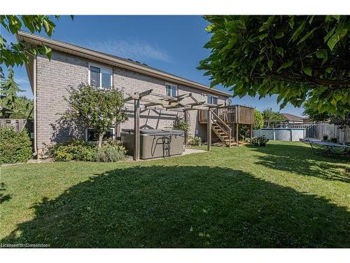 16 Gaal Court, Brantford, ON - Outdoor