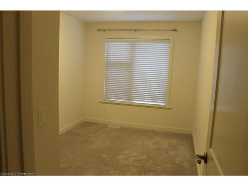 27-110 Fergus Avenue, Kitchener, ON - Indoor Photo Showing Other Room