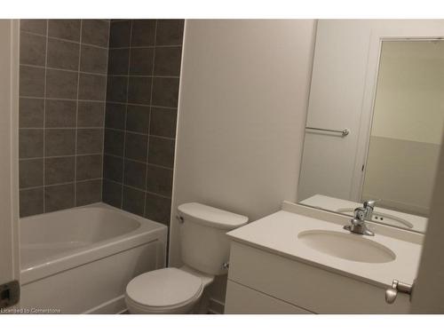 27-110 Fergus Avenue, Kitchener, ON - Indoor Photo Showing Bathroom