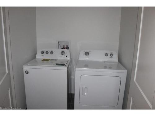 27-110 Fergus Avenue, Kitchener, ON - Indoor Photo Showing Laundry Room