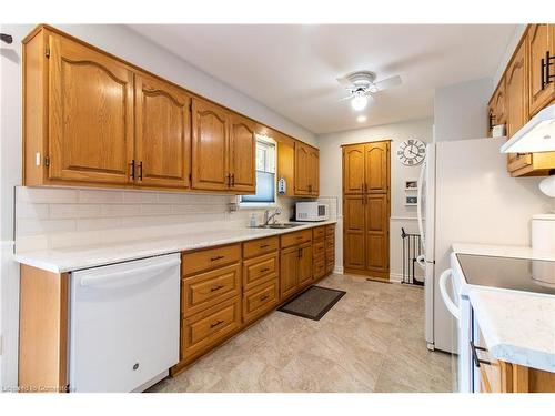 158 Harris Street, Delhi, ON - Indoor Photo Showing Kitchen