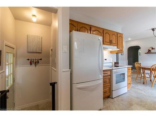 158 Harris Street, Delhi, ON - Indoor Photo Showing Kitchen