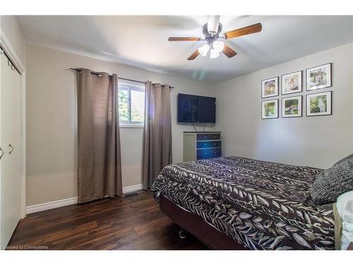 158 Harris Street, Delhi, ON - Indoor Photo Showing Bedroom