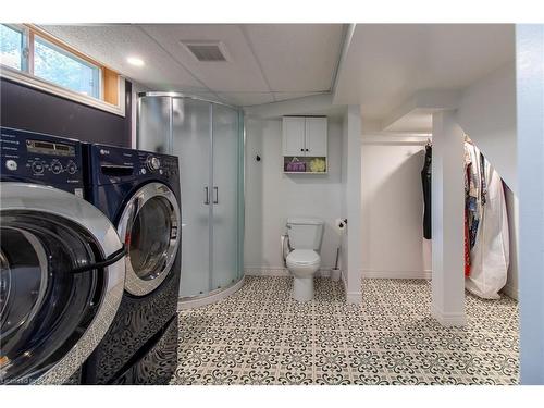 158 Harris Street, Delhi, ON - Indoor Photo Showing Laundry Room