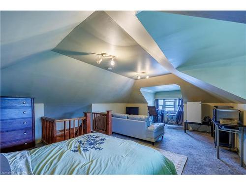 207 Market Street E, Port Dover, ON - Indoor Photo Showing Bedroom