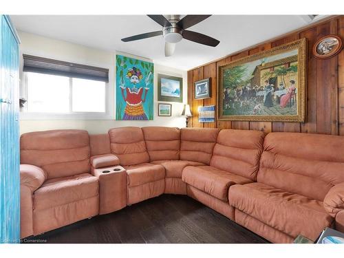 2023 Maple Boulevard, Port Dover, ON - Indoor Photo Showing Living Room