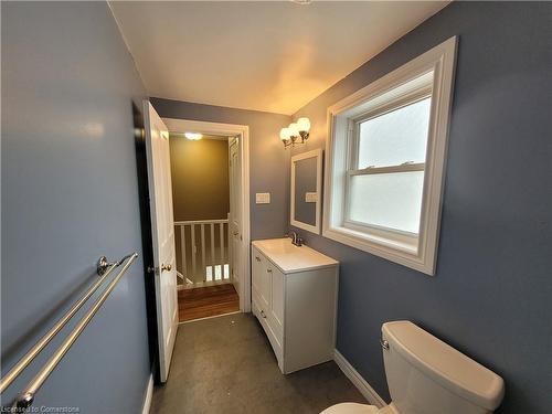 171 Talbot Street N, Simcoe, ON - Indoor Photo Showing Bathroom