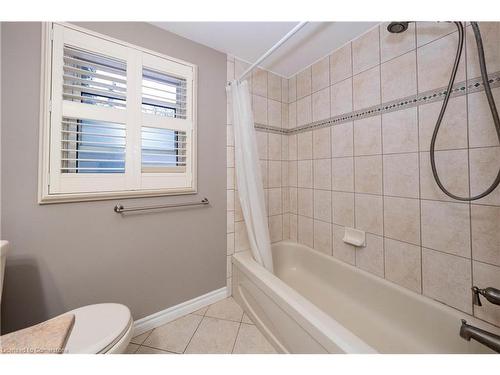 15 Birchlawn Avenue, Cambridge, ON - Indoor Photo Showing Bathroom