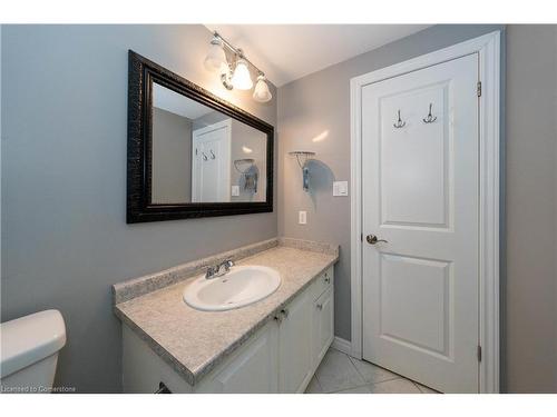 15 Birchlawn Avenue, Cambridge, ON - Indoor Photo Showing Bathroom