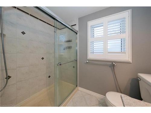 15 Birchlawn Avenue, Cambridge, ON - Indoor Photo Showing Bathroom