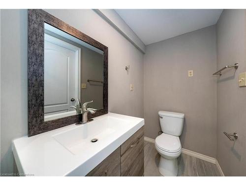 15 Birchlawn Avenue, Cambridge, ON - Indoor Photo Showing Bathroom