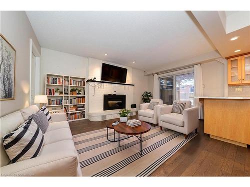 15 Birchlawn Avenue, Cambridge, ON - Indoor Photo Showing Living Room With Fireplace