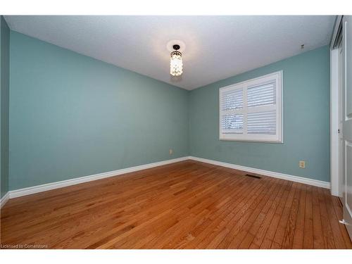 15 Birchlawn Avenue, Cambridge, ON - Indoor Photo Showing Other Room