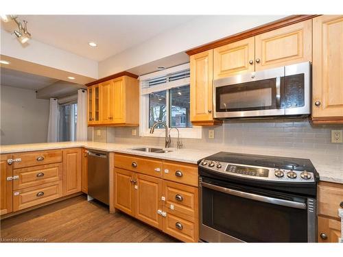 15 Birchlawn Avenue, Cambridge, ON - Indoor Photo Showing Kitchen