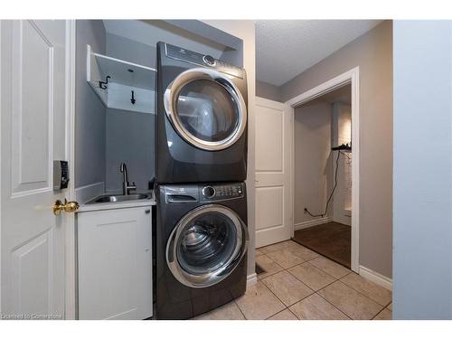 15 Birchlawn Avenue, Cambridge, ON - Indoor Photo Showing Laundry Room