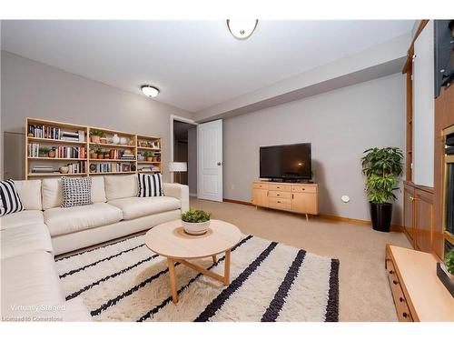 15 Birchlawn Avenue, Cambridge, ON - Indoor Photo Showing Living Room