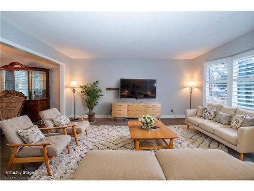 15 Birchlawn Avenue, Cambridge, ON - Indoor Photo Showing Living Room