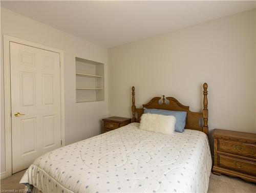 94 Parkwood Drive, Tillsonburg, ON - Indoor Photo Showing Bedroom