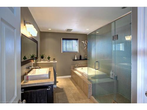 142 Culloden Road, Ingersoll, ON - Indoor Photo Showing Bathroom