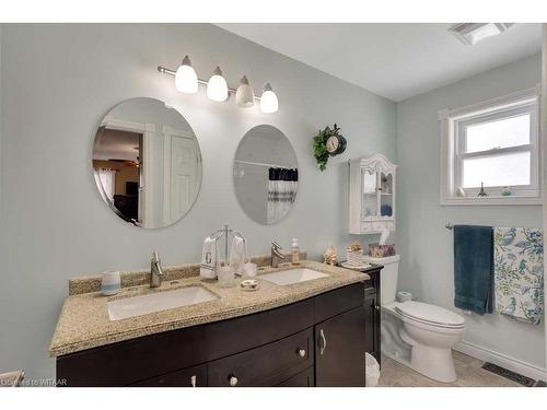 25 Sinclair Drive, Tillsonburg, ON - Indoor Photo Showing Bathroom
