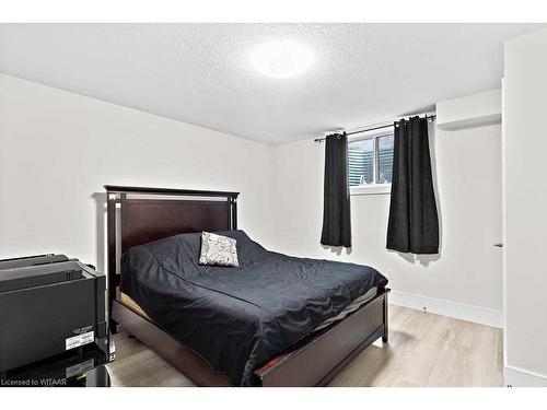 51 Elliott Street, Strathroy, ON - Indoor Photo Showing Bedroom