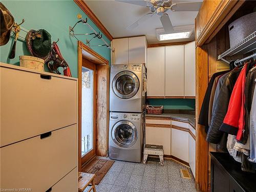 263 Light Street, Woodstock, ON - Indoor Photo Showing Laundry Room