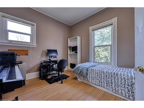 263 Light Street, Woodstock, ON - Indoor Photo Showing Bedroom