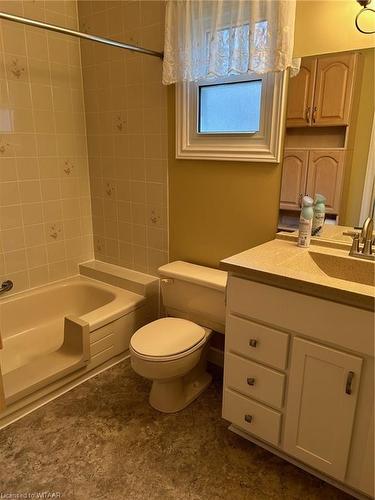 45 Edwin Crescent, Tillsonburg, ON - Indoor Photo Showing Bathroom