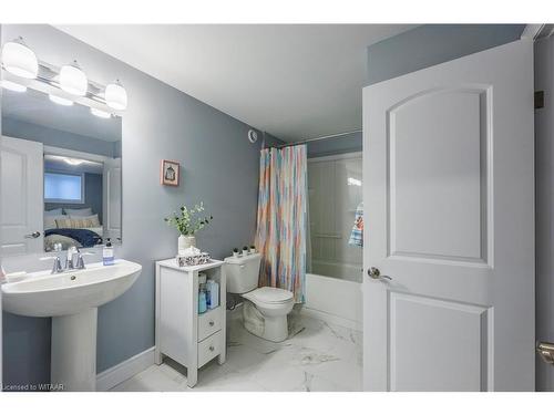 26 Tamarack Way, Simcoe, ON - Indoor Photo Showing Bathroom