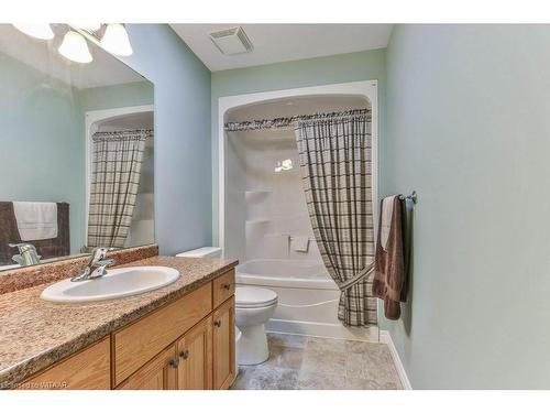 23 Hogarth Drive, Tillsonburg, ON - Indoor Photo Showing Bathroom