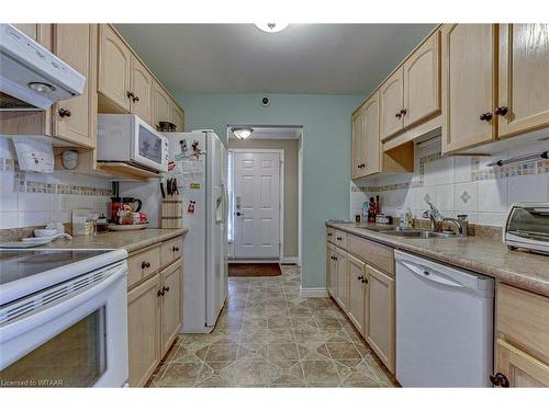 6 Seneca Place, Woodstock, ON - Indoor Photo Showing Kitchen With Double Sink