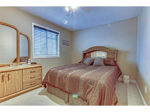 6 Seneca Place, Woodstock, ON - Indoor Photo Showing Bedroom