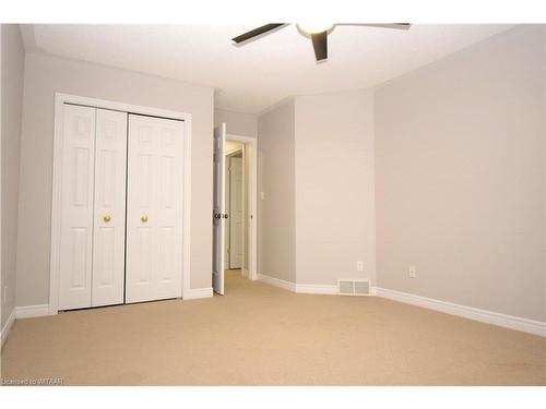 517 Hummingbird Crescent, Woodstock, ON - Indoor Photo Showing Other Room