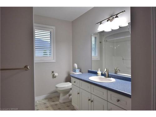 517 Hummingbird Crescent, Woodstock, ON - Indoor Photo Showing Bathroom