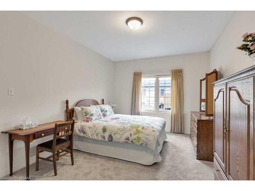 8-87 King Street, Tillsonburg, ON - Indoor Photo Showing Bedroom