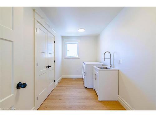 15 Herb Street, Norwich, ON - Indoor Photo Showing Laundry Room