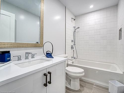 647 Devonshire Avenue Avenue, Woodstock, ON - Indoor Photo Showing Bathroom
