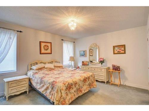 124 Wilson Avenue, Tillsonburg, ON - Indoor Photo Showing Bedroom