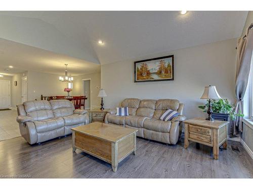 156 Glendale Drive, Tillsonburg, ON - Indoor Photo Showing Living Room