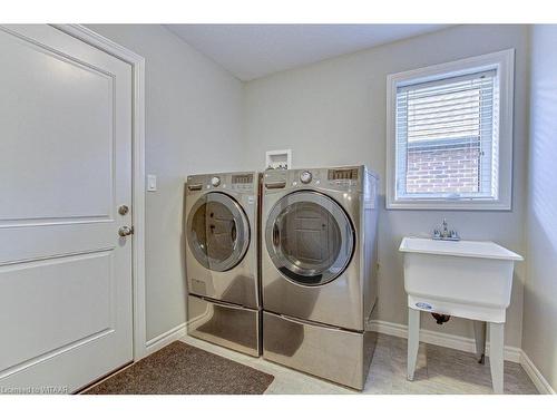 156 Glendale Drive, Tillsonburg, ON - Indoor Photo Showing Laundry Room