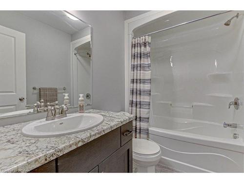 156 Glendale Drive, Tillsonburg, ON - Indoor Photo Showing Bathroom