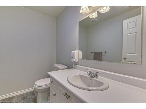 156 Glendale Drive, Tillsonburg, ON - Indoor Photo Showing Bathroom