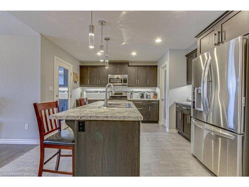 156 Glendale Drive, Tillsonburg, ON - Indoor Photo Showing Kitchen With Upgraded Kitchen