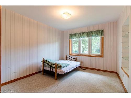4974 Marion Street, Dorchester, ON - Indoor Photo Showing Bedroom