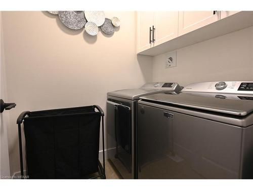 4.5 Elgin St W, Norwich, ON - Indoor Photo Showing Laundry Room