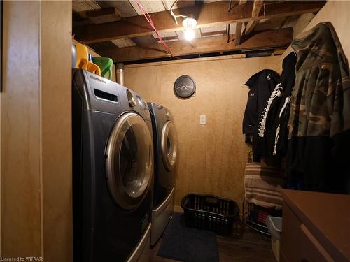 161 King Hiram Street, Ingersoll, ON - Indoor Photo Showing Laundry Room
