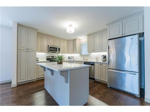 4 Hollier Drive, Tillsonburg, ON - Indoor Photo Showing Kitchen With Upgraded Kitchen