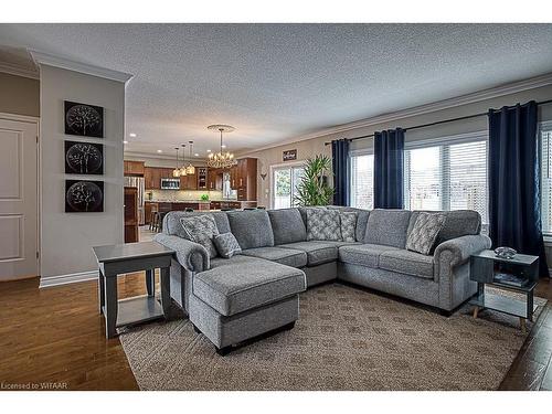 224 Boyd Boulevard, Thamesford, ON - Indoor Photo Showing Living Room