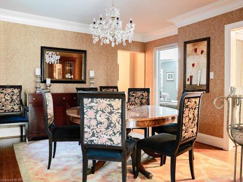 1247 Queen Victoria Avenue, Mississauga, ON - Indoor Photo Showing Dining Room
